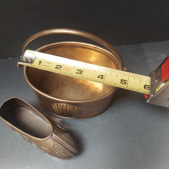 Vintage brass decor. Slipper ashtray 5in plant pot/ handle - Picture 2 of 8